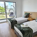 House By The Lagoon - Piscina Privada Villa