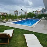 House By The Lagoon - Piscina Privada Villa Casal do Narcizo