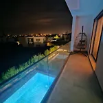 House By The Lagoon - Piscina Privada Villa