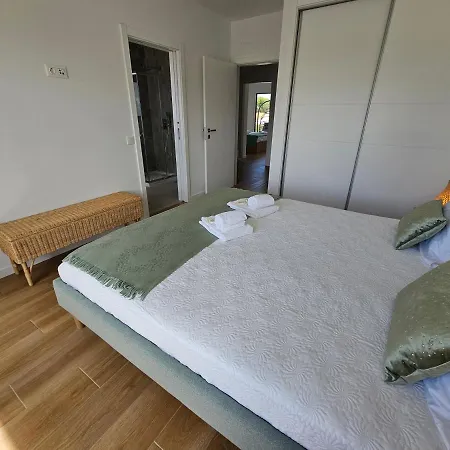 House By The Lagoon - Piscina Privada Villa *