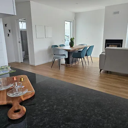 House By The Lagoon - Piscina Privada