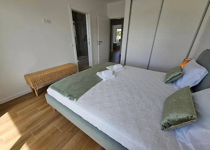 House By The Lagoon - Piscina Privada Villa *