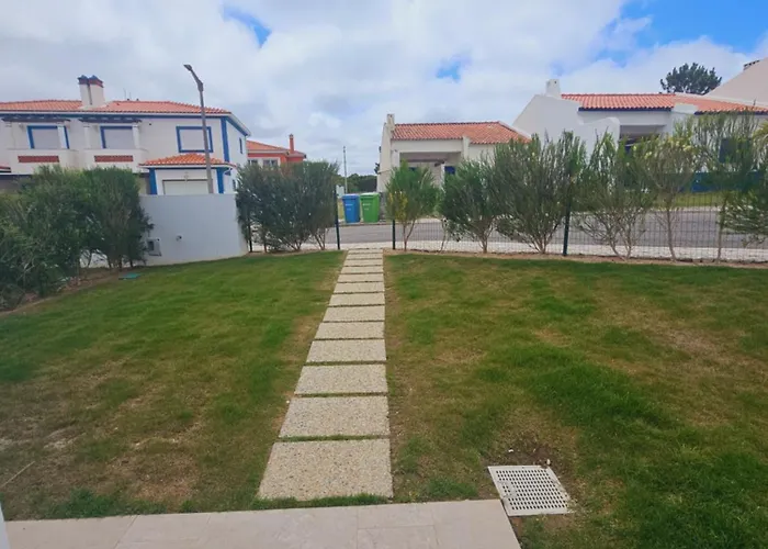 House By The Lagoon - Piscina Privada Villa