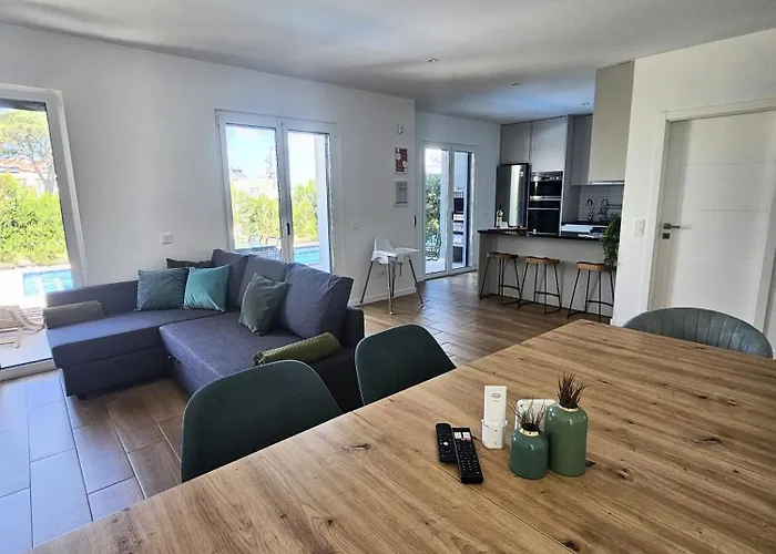 House By The Lagoon - Piscina Privada * Casal do Narcizo